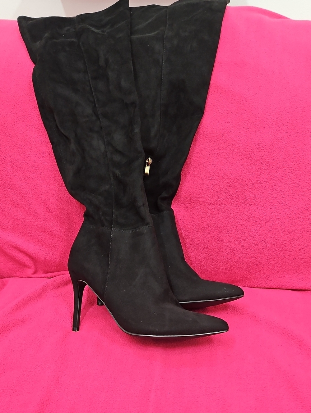 Black Suede Knee-High Pointed Toe Stiletto Boots
